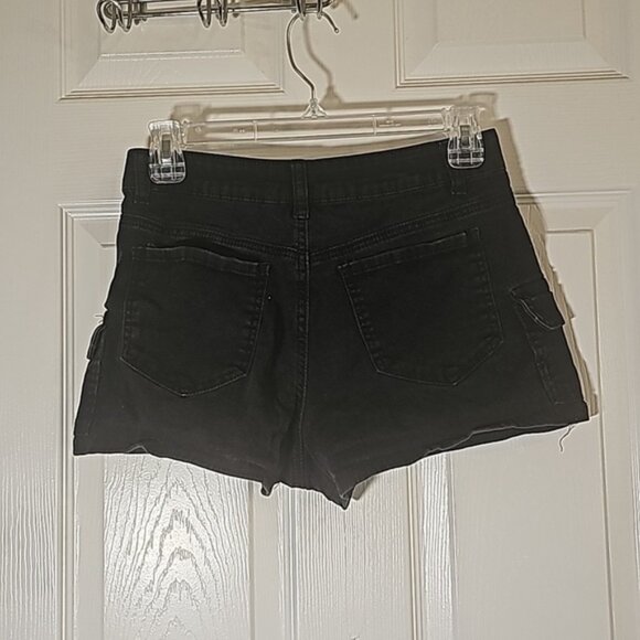 Forever 21 Black Cargo Style Shorts Size S, 26 inch waist - Picture 2 of 3